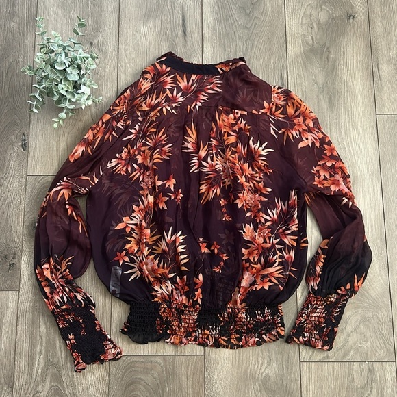 WARM NY - Sheer Floral Women's Top - Estimating Size M - Picture 5 of 5